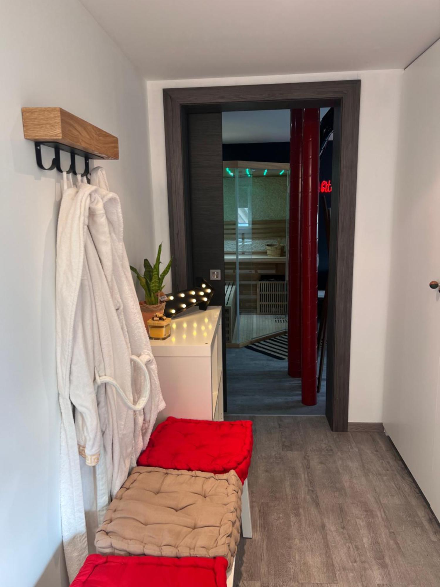Appartement Duplex De Caractere - 200m2 *